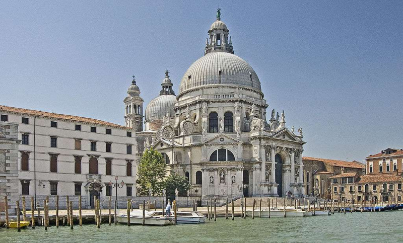 How to Visit Venice Responsibly, According to Locals