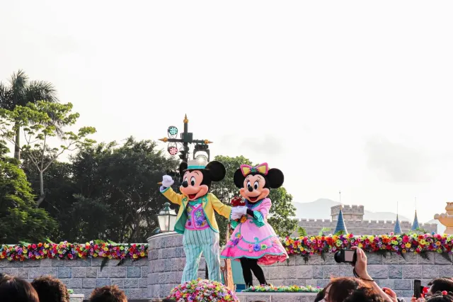 A guide to Hong Kong Disneyland Tickets and best attractions