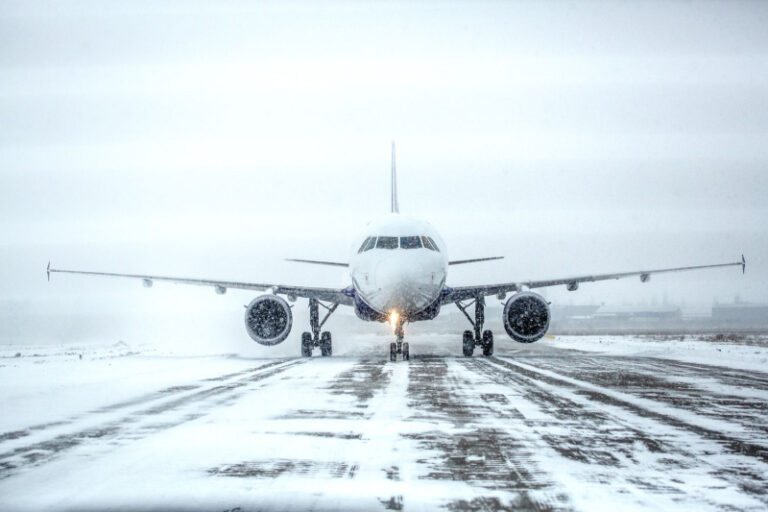 Here’s How Dangerous Frost Really Is to a Plane, According to a Former Pilot